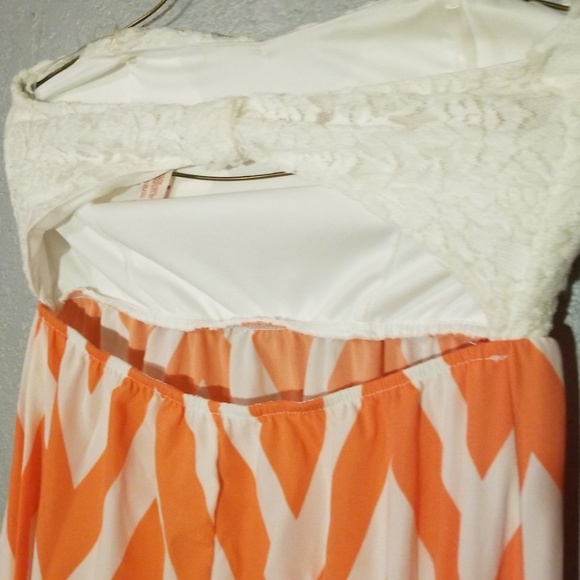 Dress - Picture 3 of 3